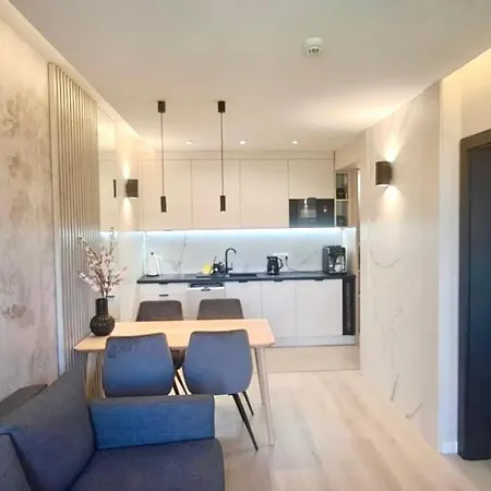 Belle View 104 Apartment *