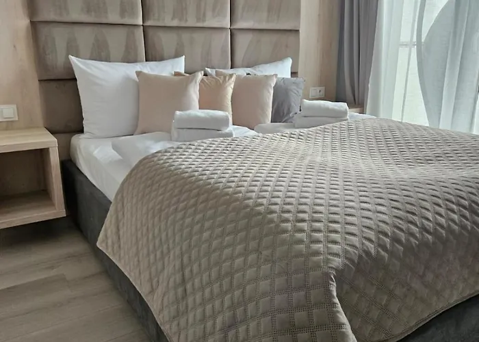 Belle View 104 Apartment *